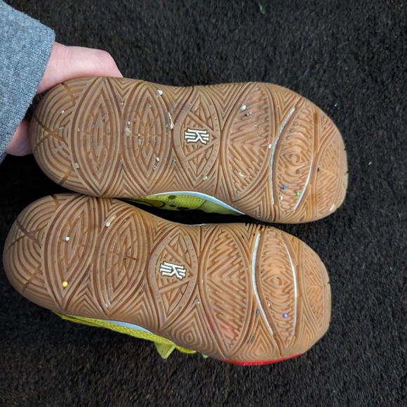 Retired Nike spong bob shoe - Picture 3 of 5